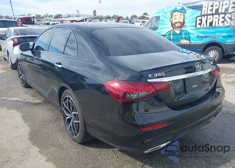 2022 Mercedes-Benz E 350 z USA, uszkodzony, nr VIN W1KZF8DB5NB049597